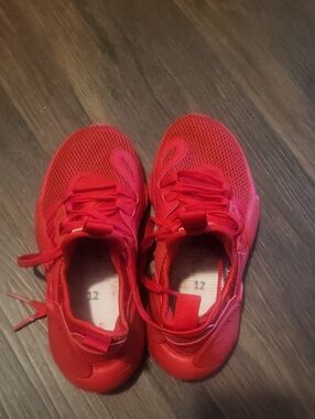 Nike Huarache  Kids Red Athletic Sneakers Missing In soles